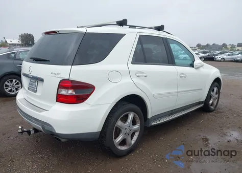 2008 Mercedes-Benz Ml 350 4Matic z USA, uszkodzony, nr VIN 4JGBB86EX8A411735